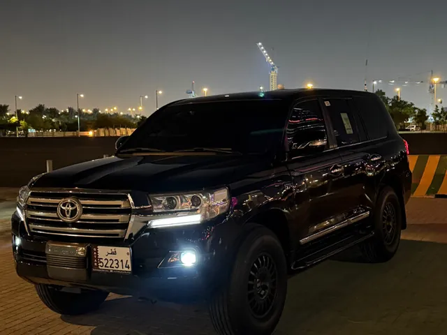 صورة 2020 تويوتا لاند كروزر VXR