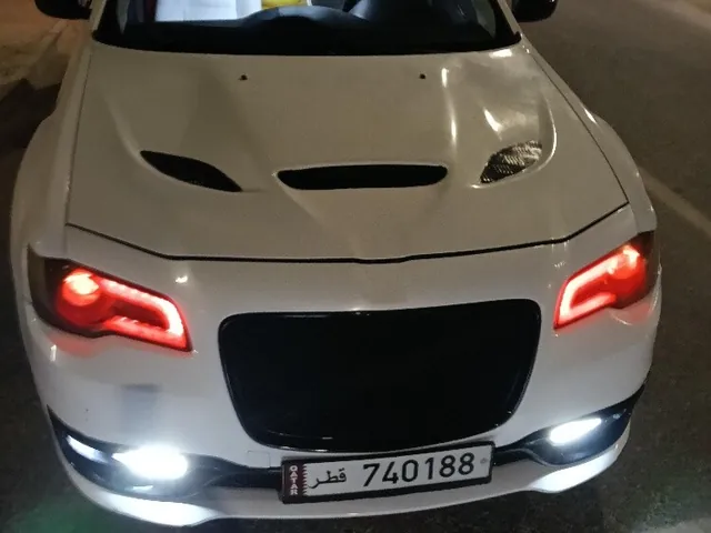 صورة 2017 كرايسلر 300 C