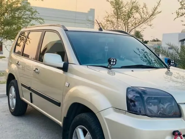 صورة 2004 نيسان اكس-تريل SV