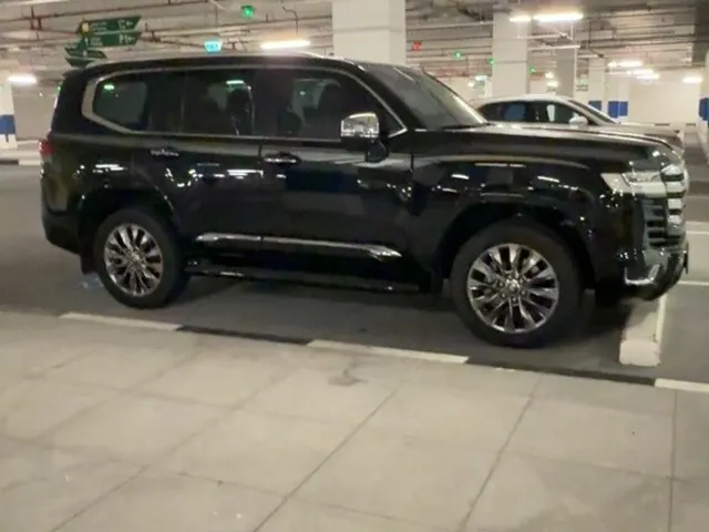 Photo of 2023 Toyota Land Cruiser VX