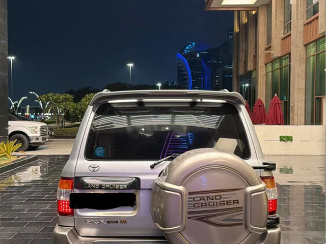 صورة 2006 تويوتا لاند كروزر GXR Limited