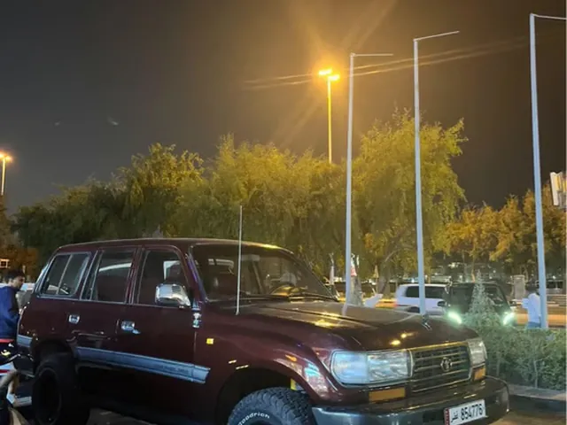 صورة 1997 تويوتا لاند كروزر VXR