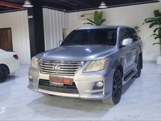 صورة 2010 لكزس LX 570
