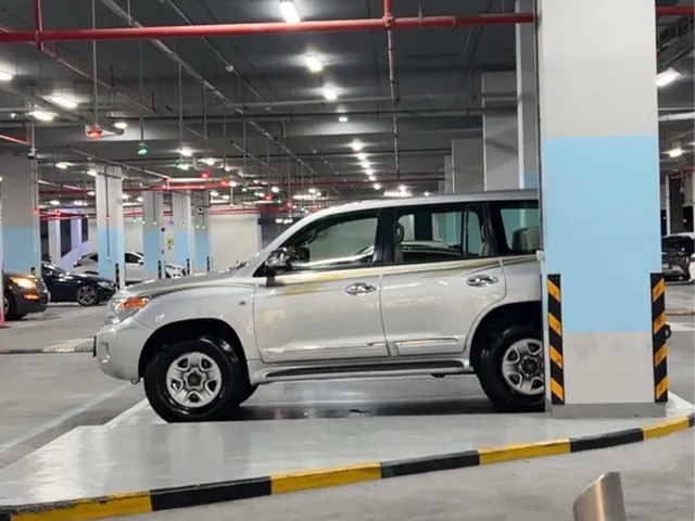 Photo of 2011 Toyota Land Cruiser VXR