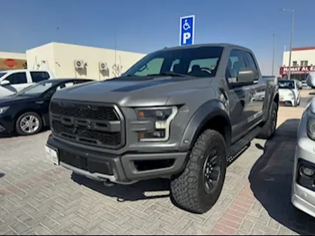 صورة 2018 فورد F-150 رابتور