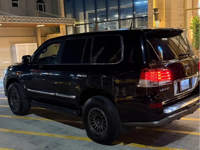 صورة 2008 لكزس LX 570