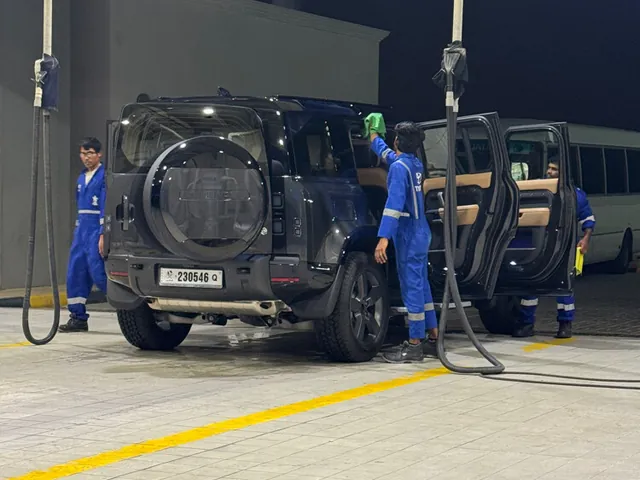 Photo of 2026 Land Rover Defender 110 SE