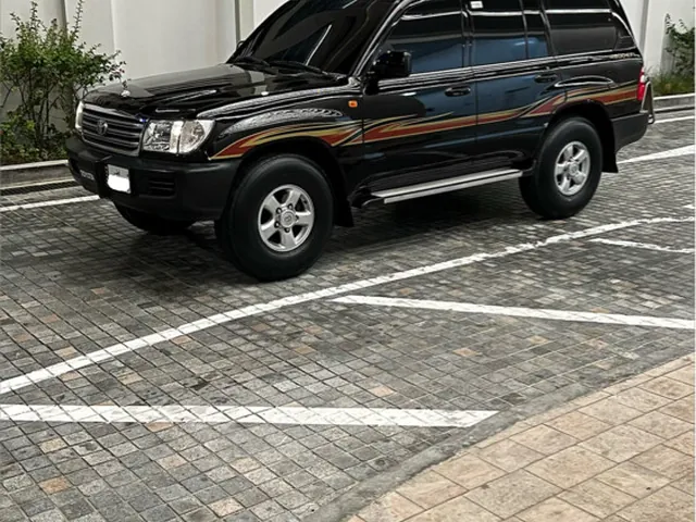 صورة 2004 تويوتا لاند كروزر GX