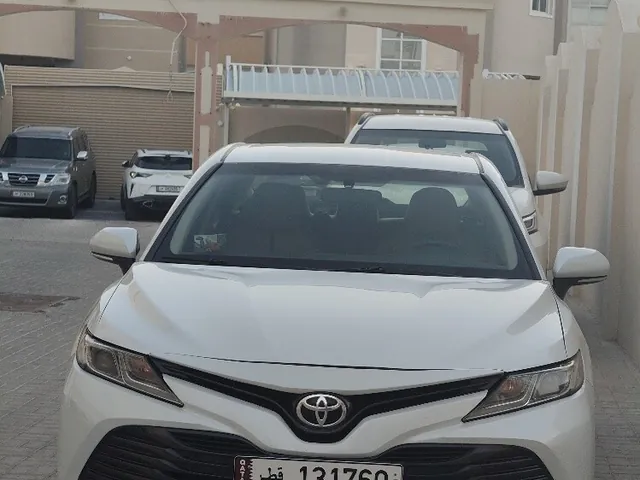 صورة 2019 تويوتا كامري هايبرد