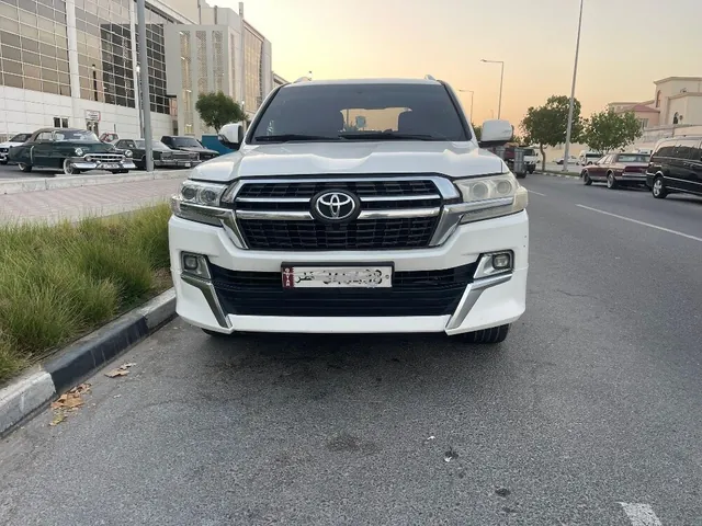 Photo of 2013 Toyota Land Cruiser VXR