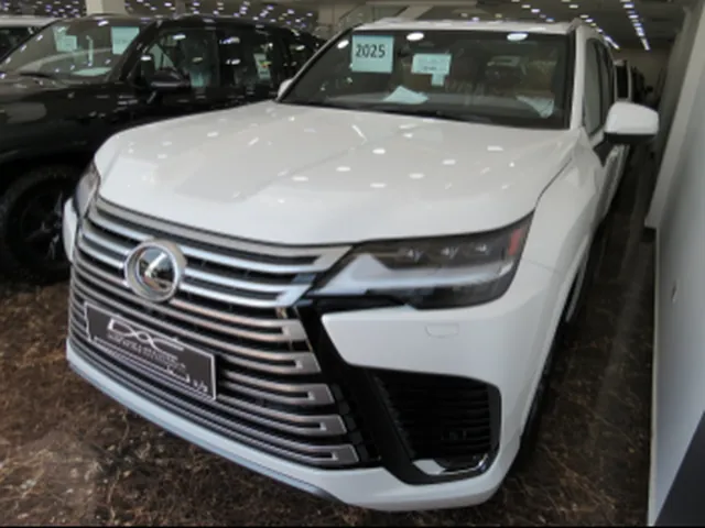صورة 2025 لكزس LX 600 لكجري