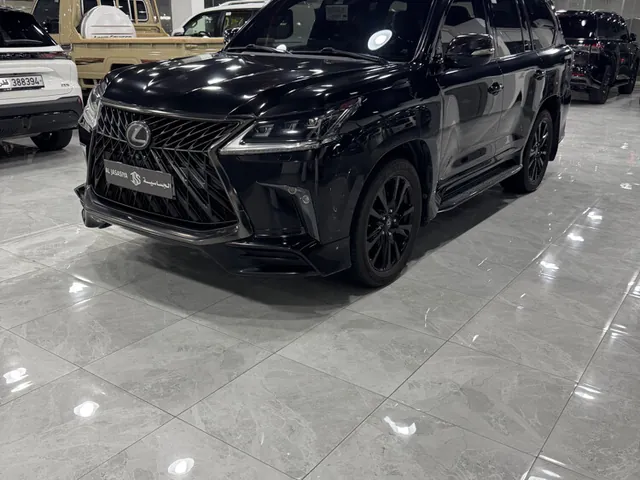 Photo of 2020 Lexus LX 570 Black Edition