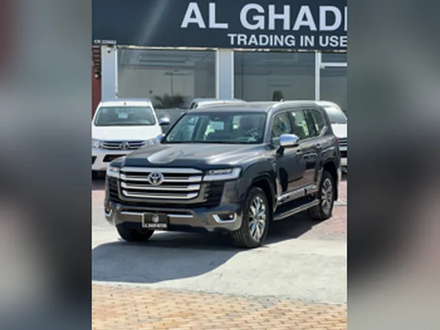 صورة 2025 تويوتا لاند كروزر VXR