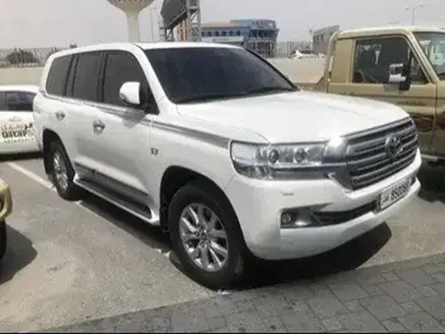 صورة 2021 تويوتا لاند كروزر VXR