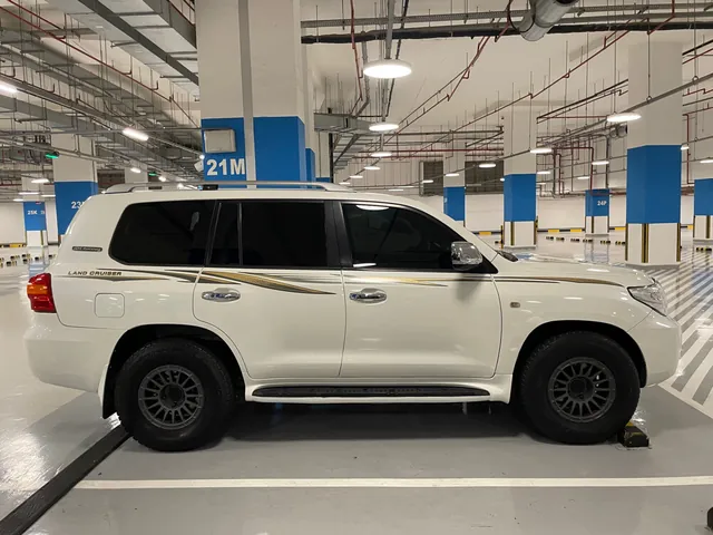 Photo of 2011 Toyota Land Cruiser GXR