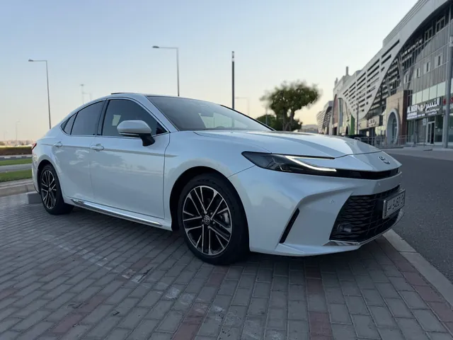 Photo of 2025 Toyota Camry GLE