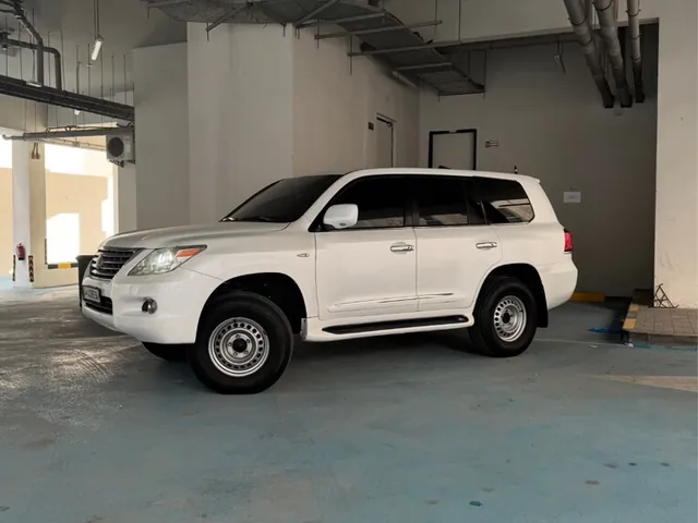 صورة 2009 لكزس LX 570