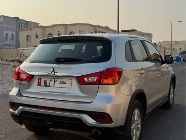 صورة 2019 ميتسوبيشي ASX