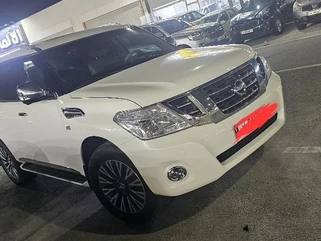 صورة 2015 نيسان باترول بلاتينيوم
