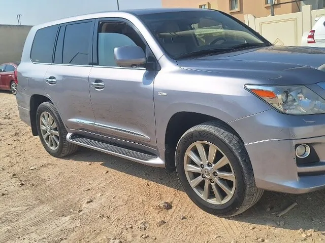 Photo of 2010 Lexus LX 570