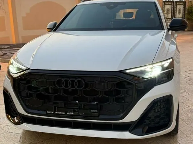 Photo of 2025 Audi Q8 S-Line
