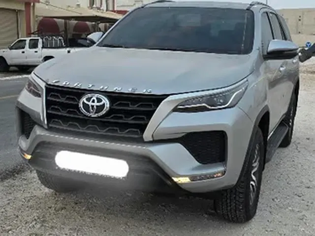 صورة 2025 تويوتا فورتشنر