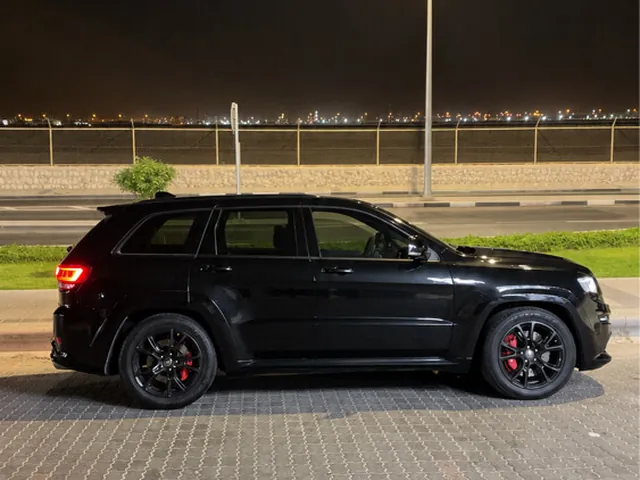 Photo of 2014 Jeep Grand Cherokee SRT