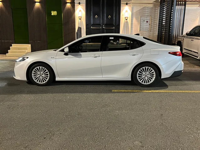 Photo of 2025 Toyota Camry Hybrid