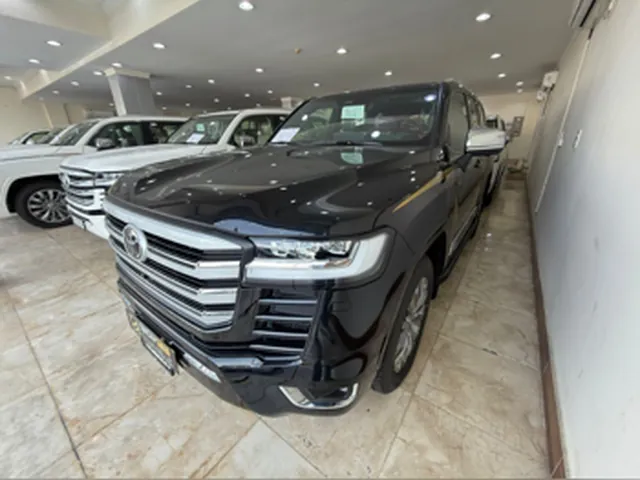صورة 2026 تويوتا لاند كروزر VXR