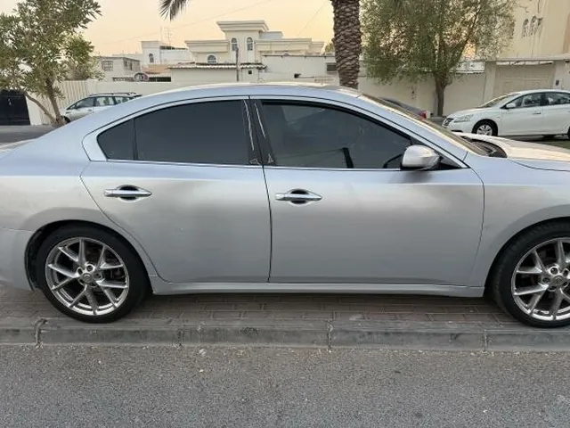 Photo of 2010 Nissan Maxima SV