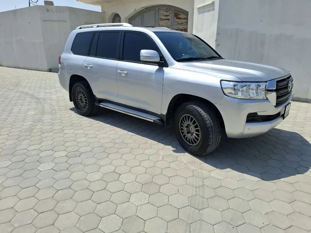 صورة 2019 تويوتا لاند كروزر GX
