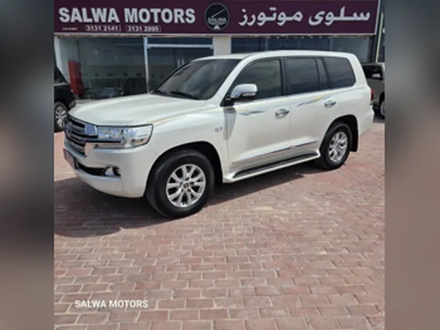 صورة 2016 تويوتا لاند كروزر VXR
