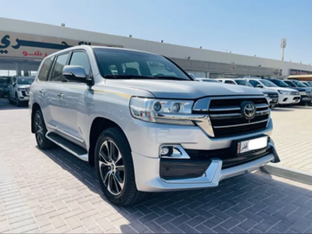 صورة 2020 تويوتا لاند كروزر VXR جراند تورينج S