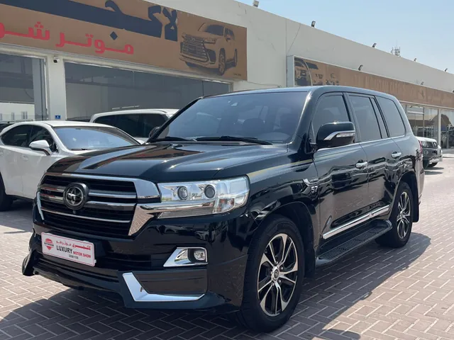 صورة 2021 تويوتا لاند كروزر VXR جراند تورينج S