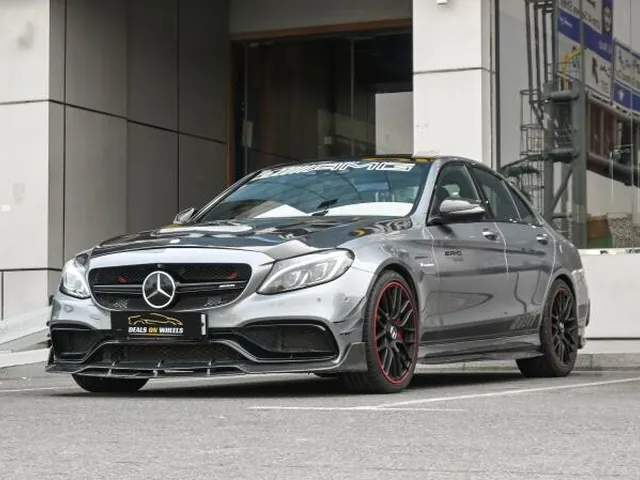 صورة 2016 مرسيدس-بنز C 63 S AMG