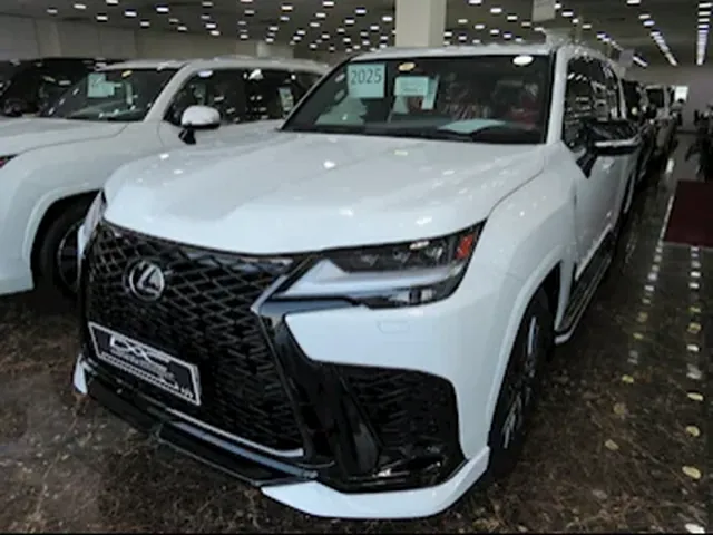 صورة 2025 لكزس LX 600 اف سبورت