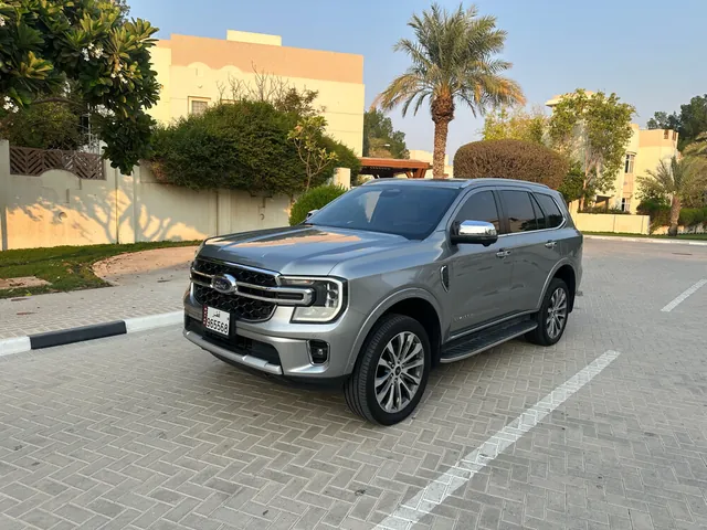 صورة 2024 فورد إيفرست