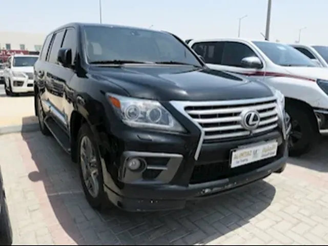 صورة 2013 لكزس LX 570