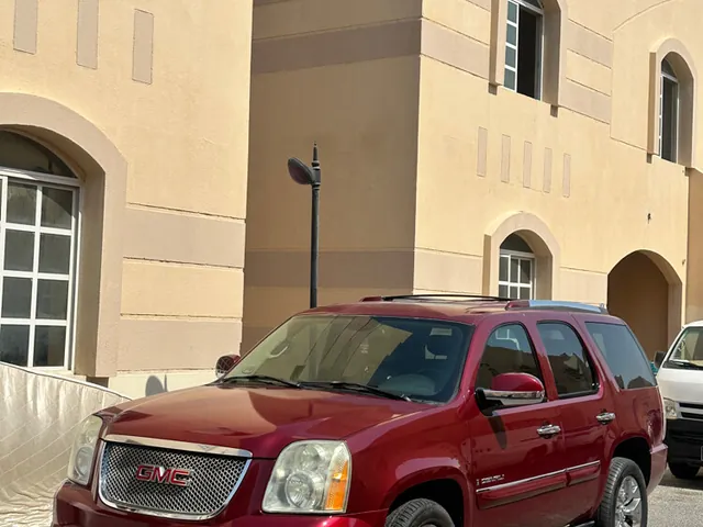 Photo of 2008 GMC Yukon Denali