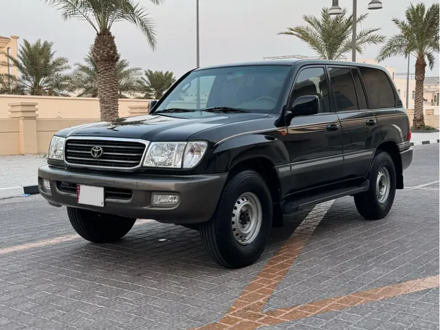 Photo of 2000 Toyota Land Cruiser VXR