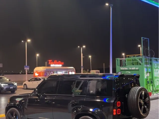 Photo of 2023 Land Rover Defender 110 HSE