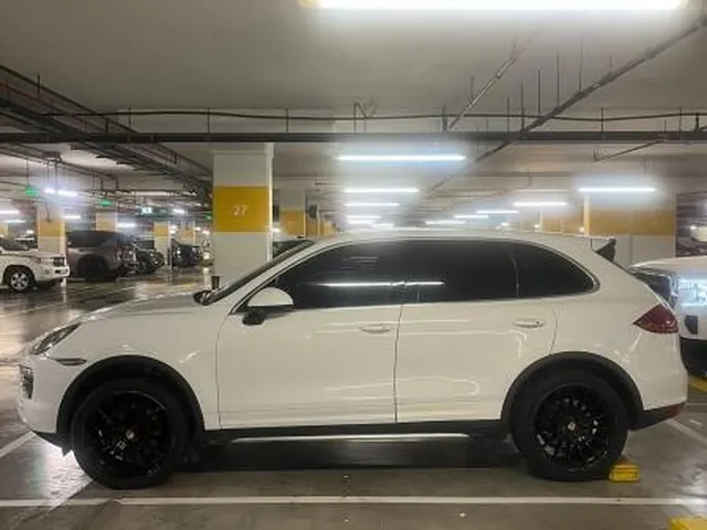 Photo of 2012 Porsche Cayenne S