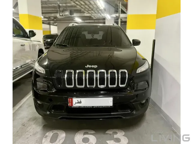 صورة 2015 جيب شيروكي لونجيتود
