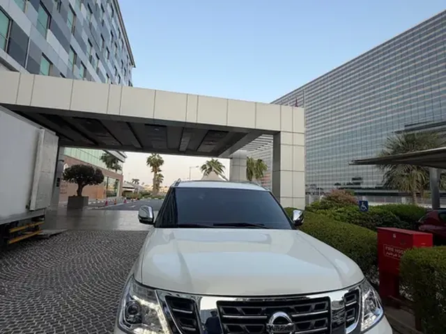 صورة 2014 نيسان باترول بلاتينيوم
