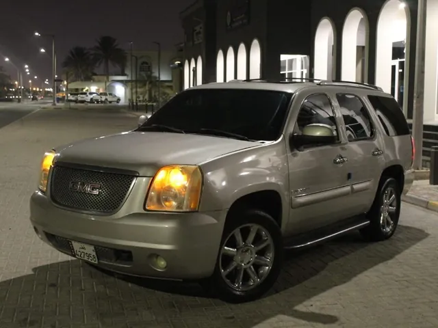 Photo of 2007 GMC Yukon Denali