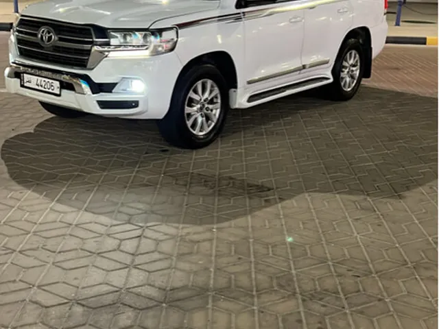 Photo of 2020 Toyota Land Cruiser GXR