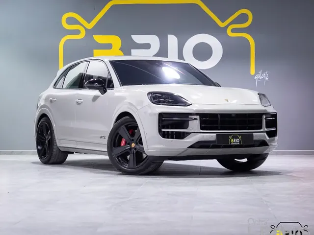 Photo of 2025 Porsche Cayenne GTS