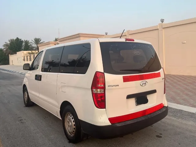 صورة 2021 هيونداي H-1