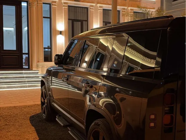 Photo of 2023 Land Rover Defender 110 HSE