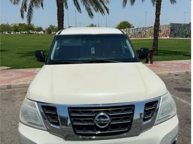 صورة 2015 نيسان باترول SE